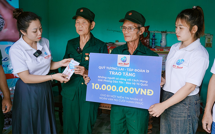 Hướng tới khách hàng